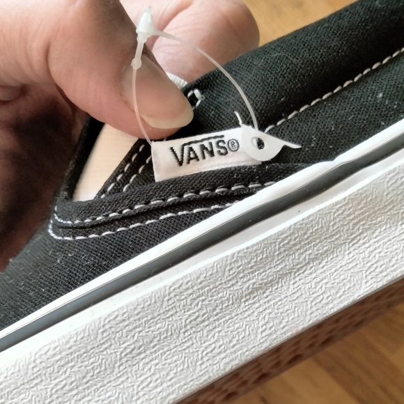 NWOB Vans Custom sz 8 slip on sneakers black - Picture 2 of 9